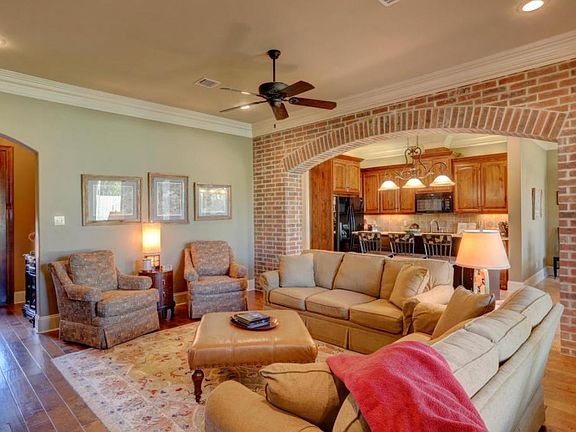 3rd image of 113 Dogleg Dr