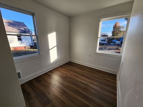 5th image of 217 E Jefferson Ave
