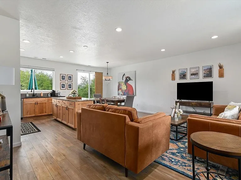 70 Wapiti Ct — Photo 30