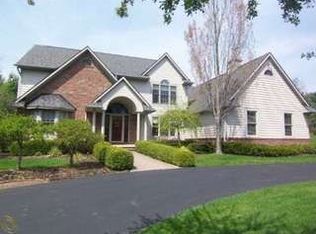 7635 Hunters Point, Brighton, MI 48116