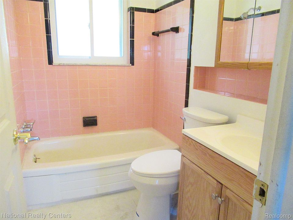 2687 Wilshire St, photo 16