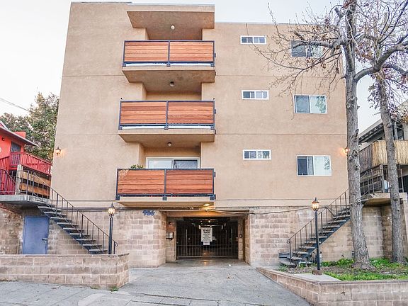 2nd image of 986 Warren St #T203