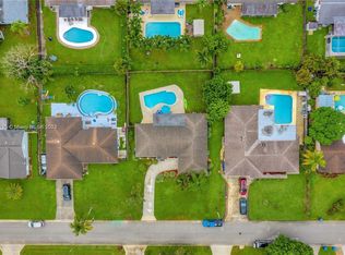 245 Sandpiper Ave, Royal Palm Beach, FL 33411