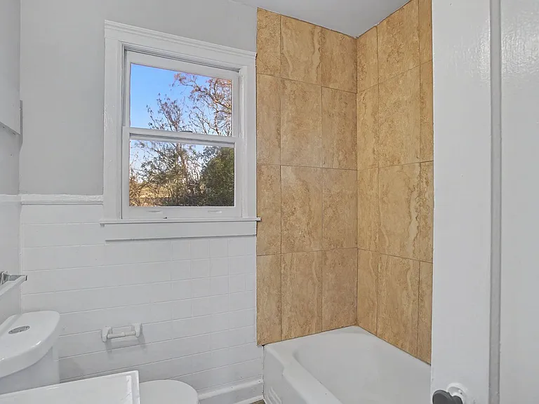 155 Short St — Photo 21
