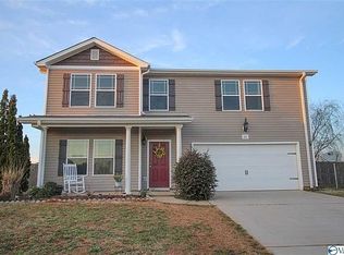 105 Chelle Mill Ln, Hazel Green, AL 35750