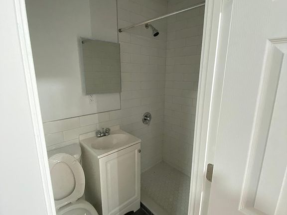5th image of 63 Saint Johns Pl APT 1