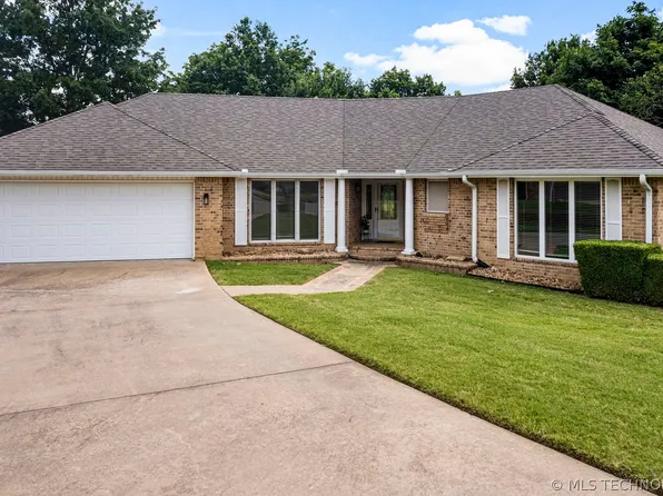 3100 Bogey Ct, Claremore, OK 74019