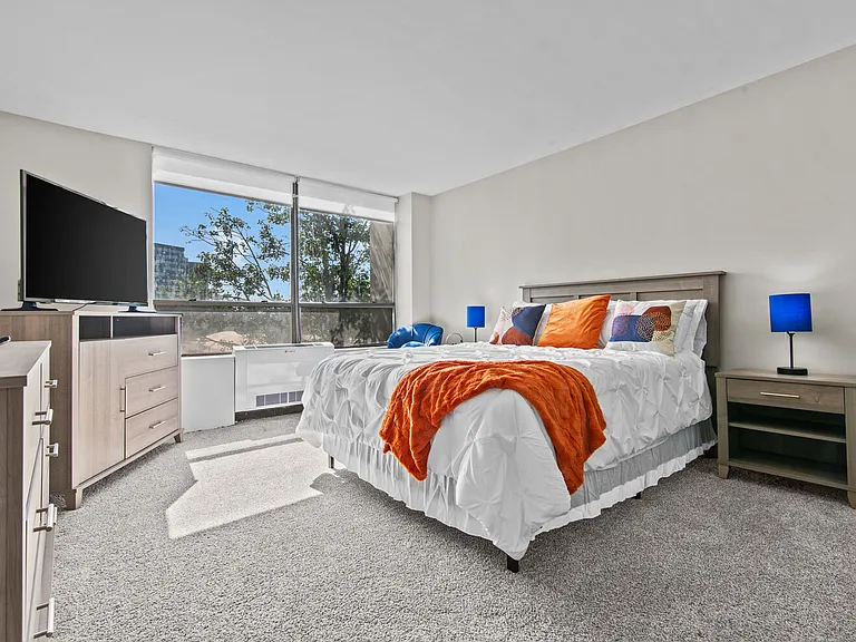 North Park Towers — Photo 38