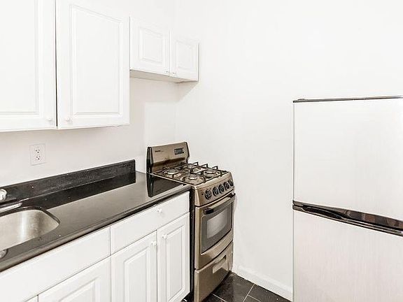 5th image of 265 E 78th St APT 2e