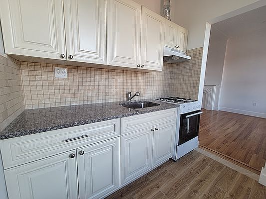 3rd image of 396 5th Ave APT 4F