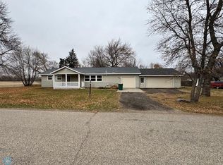 242 4th Ave W, Hunter, ND 58048
