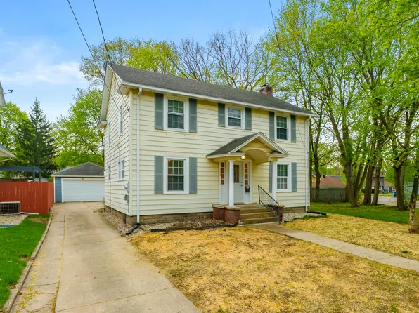 312 N Riverview Dr, Parchment, MI 49004