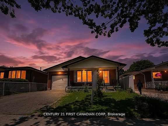 2nd image of 8 Poplar Cres