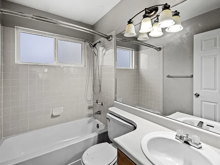 820 Spinner Ct — Photo 20