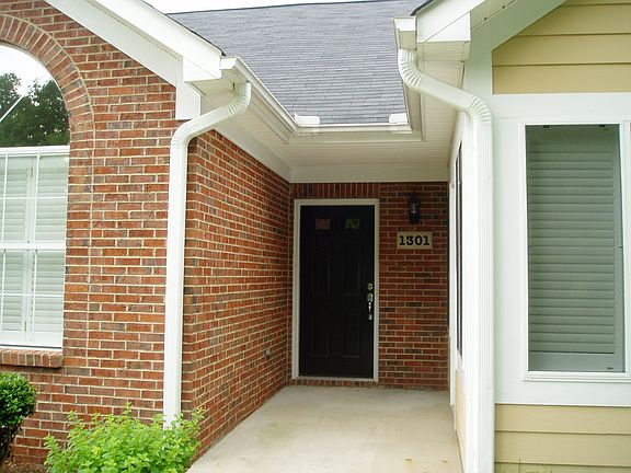2nd image of 1301 Heritage Club Dr