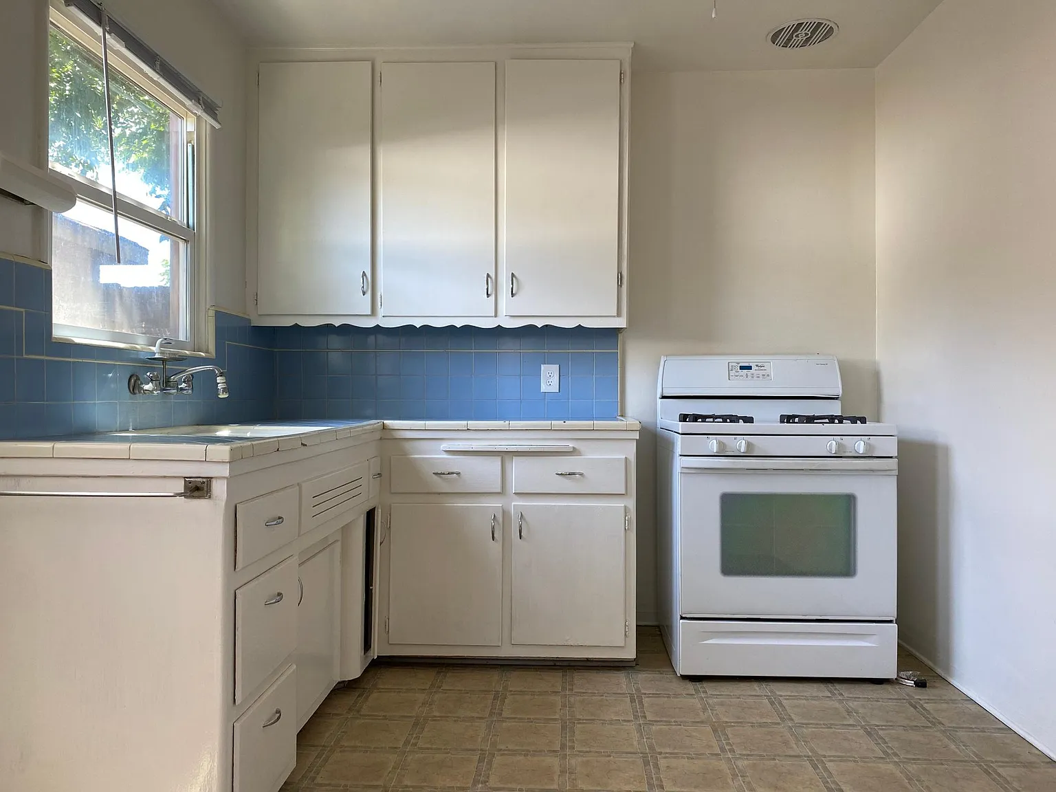 917 N Philadelphia St — Photo 4