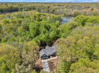 1671 Fairview Dr, Allegan, MI 49010