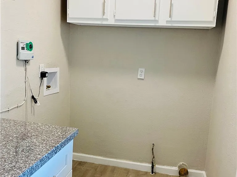 1775 Bonnie Brae St — Photo 11