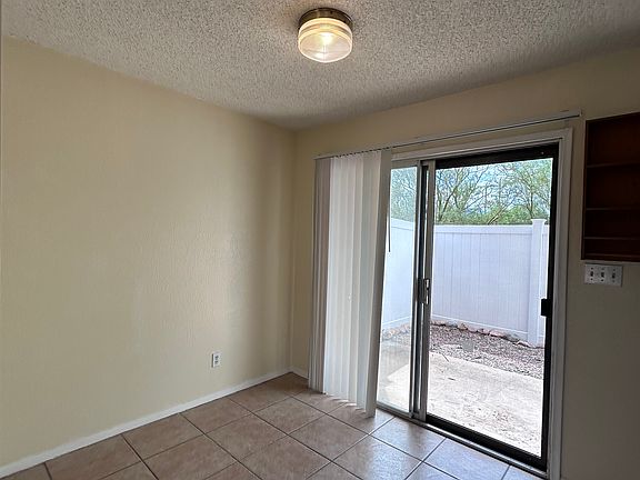 Dining area without a table.