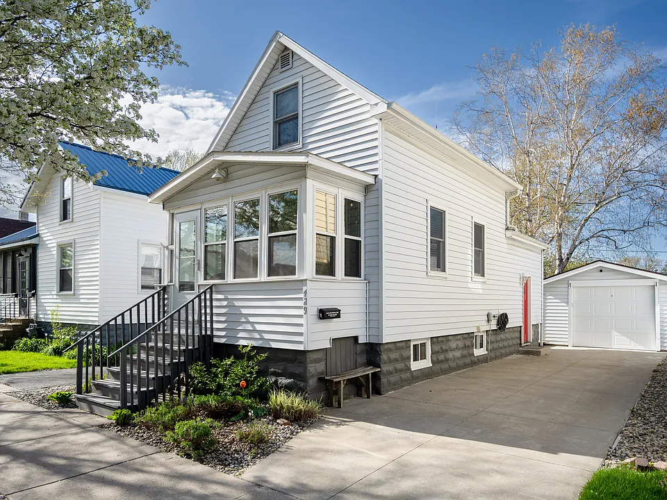 429 Jackson Ave