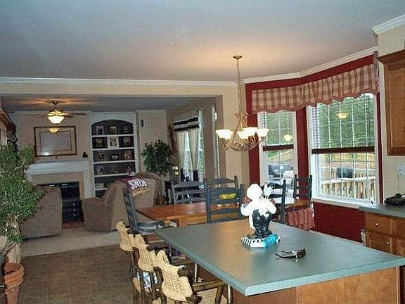 4th image of 130 Keswick Manor Dr
