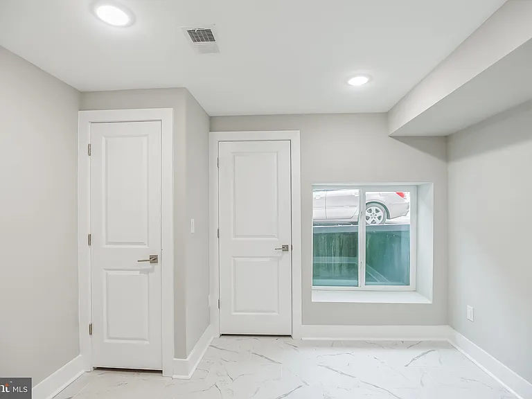 2216 Emerald St #A — Photo 24