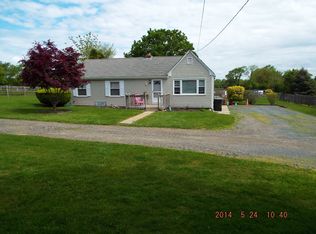 430 Bramans Ln, Portsmouth, RI 02871