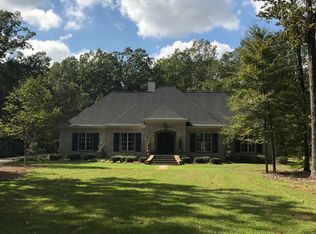 676 Crosby Ln, Columbus, MS 39701