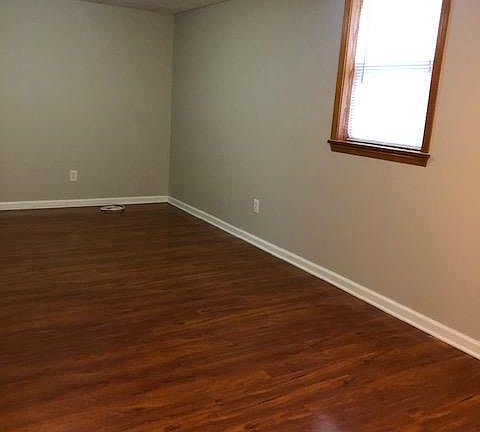 3rd image of 117 Green St APT 6