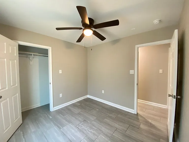 2412 Loop Acres Dr — Photo 10