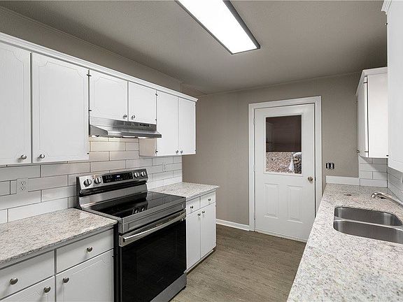2nd image of 16 Hatcher Dr