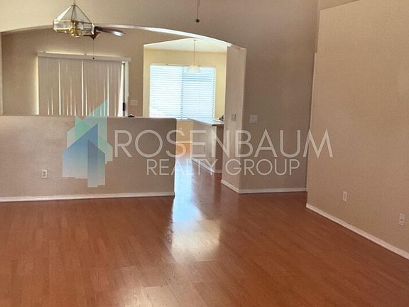 4th image of 15793 W Papago St