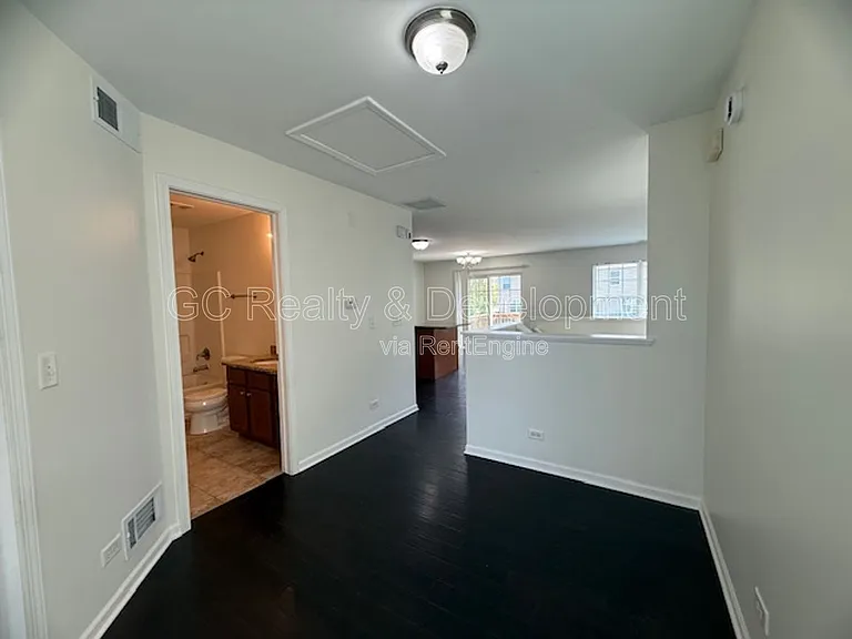 1062 Turin Dr — Photo 7
