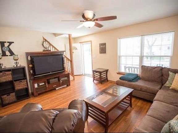 2nd image of 3709 E Somers Ave