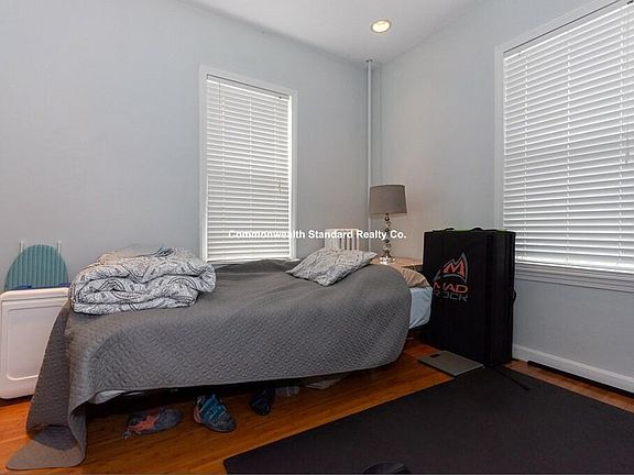 3rd image of 12 Montfern Ave APT 2