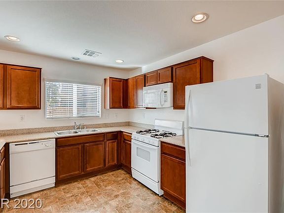 5th image of 8281 Vanity Fair Ln