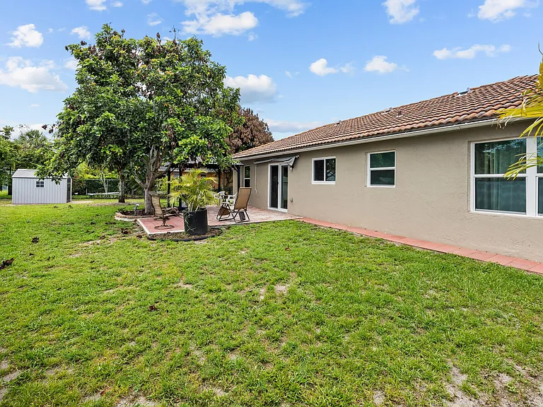 265 SW Dalton Cir — Photo 25