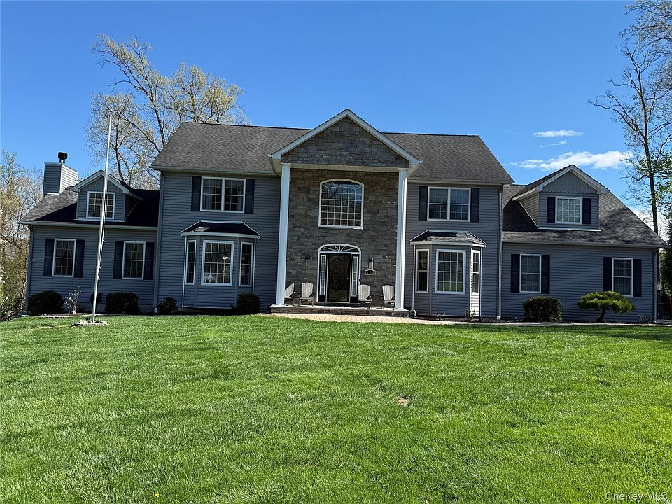 1st image of 104 Winding Brook Court