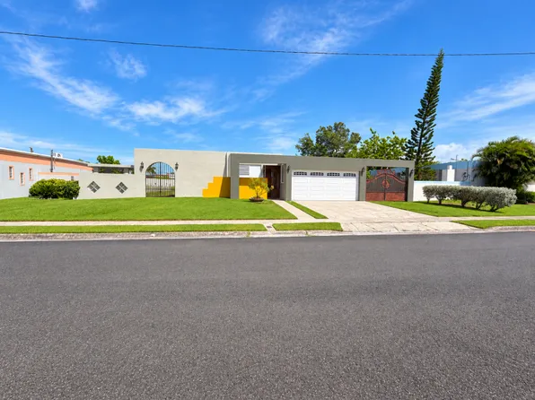 Calle Camino Del Sol Urb #A-8, Vega Baja, PR 00693