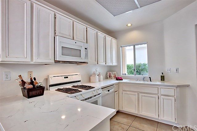 Brand new quartz counters