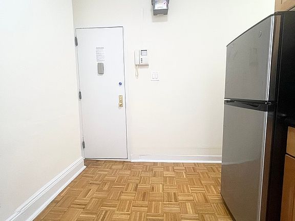 2nd image of 260 6th Ave APT 28