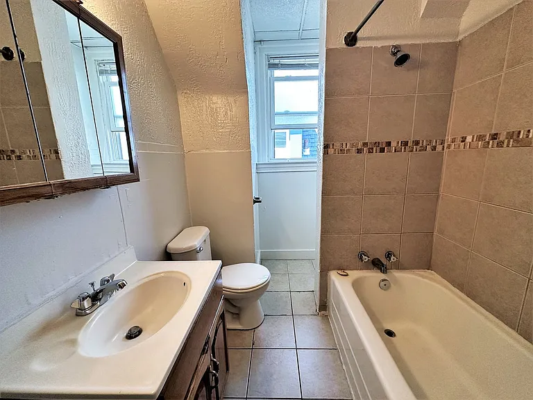 Bloomfield - Apartments For Rent In Pittsburgh — Photo 4