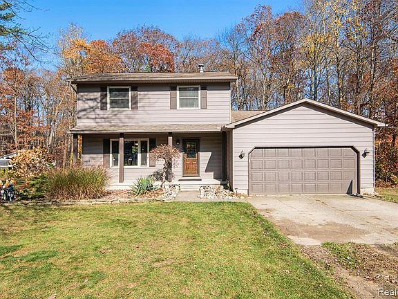 2nd image of 2695 Reynolds Cir