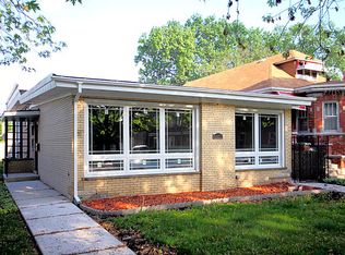 8852 S Euclid Ave, Chicago, IL 60617