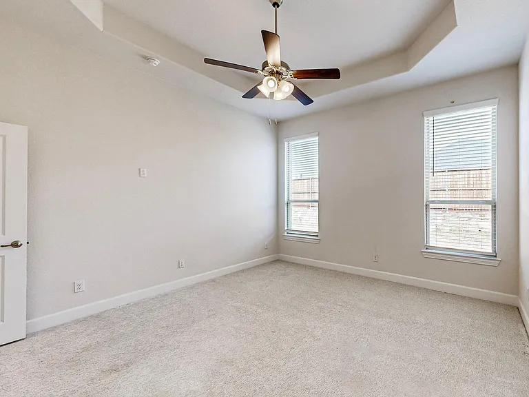 9826 Polk St — Photo 16