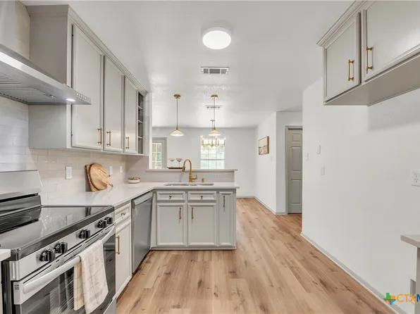 42 Great West Loop, Morgans Pt Resort, TX 76513