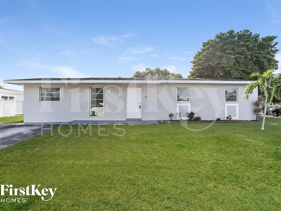 19424 NW 48th Ave