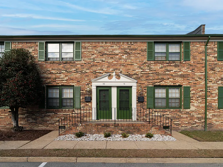 Bayview Apartments — Photo 24
