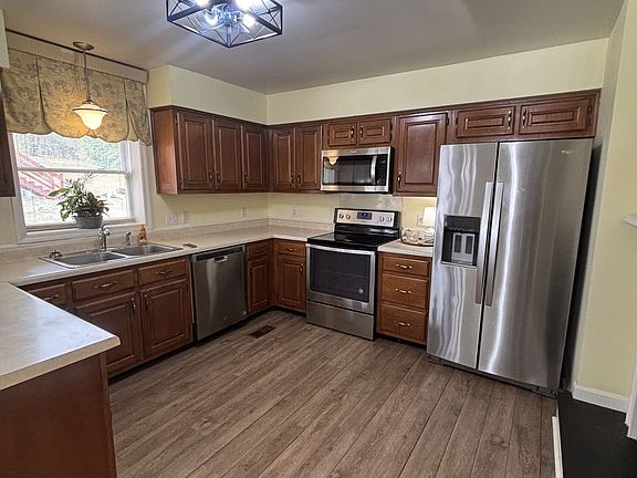 5th image of 7004 Poplar Creek Trce