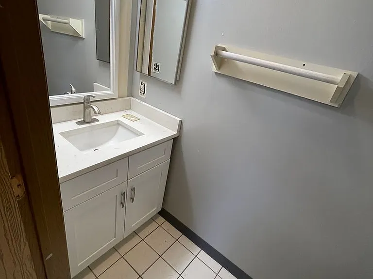 39-51 Chittenden Ave — Photo 5